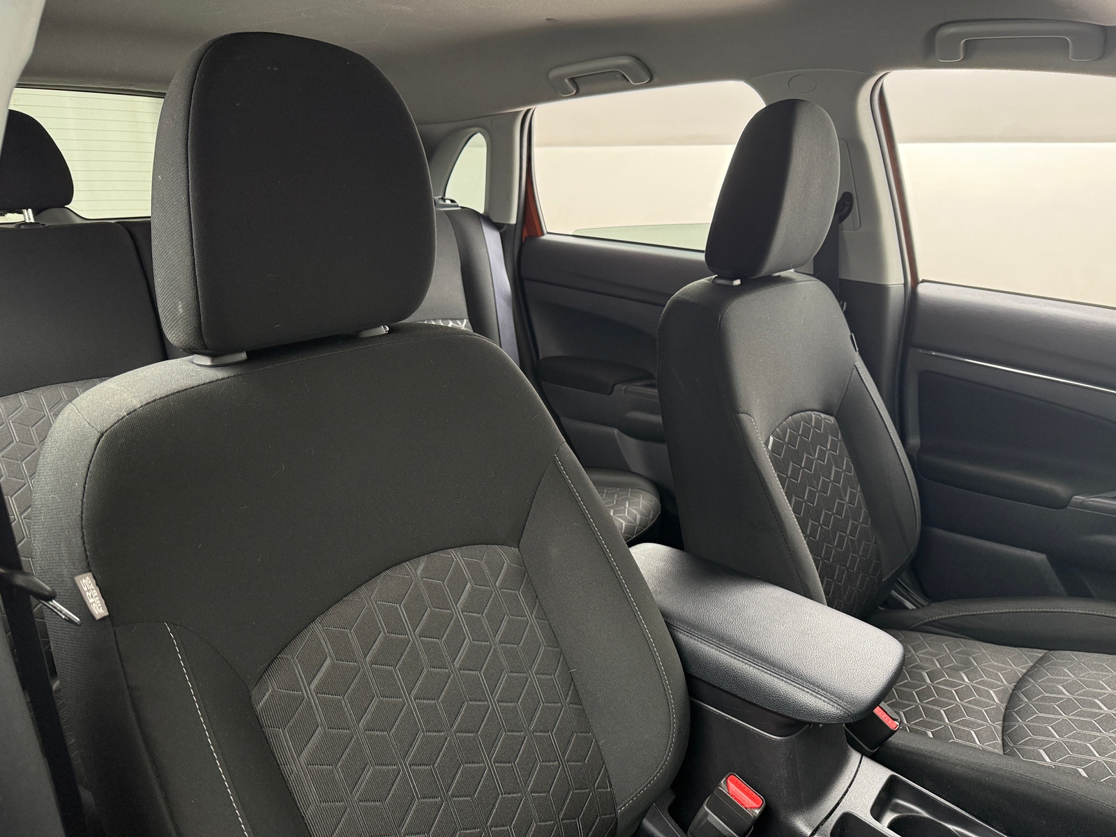 Thumbnail: 2024 Mitsubishi Outlander Sport - 2