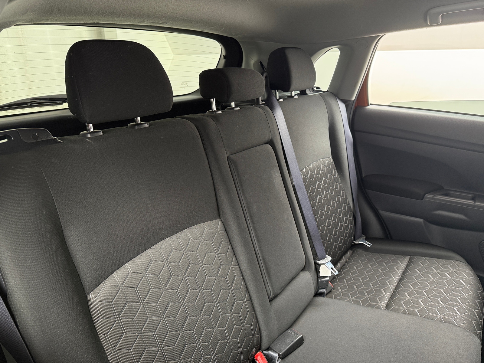 Thumbnail: 2024 Mitsubishi Outlander Sport - 6