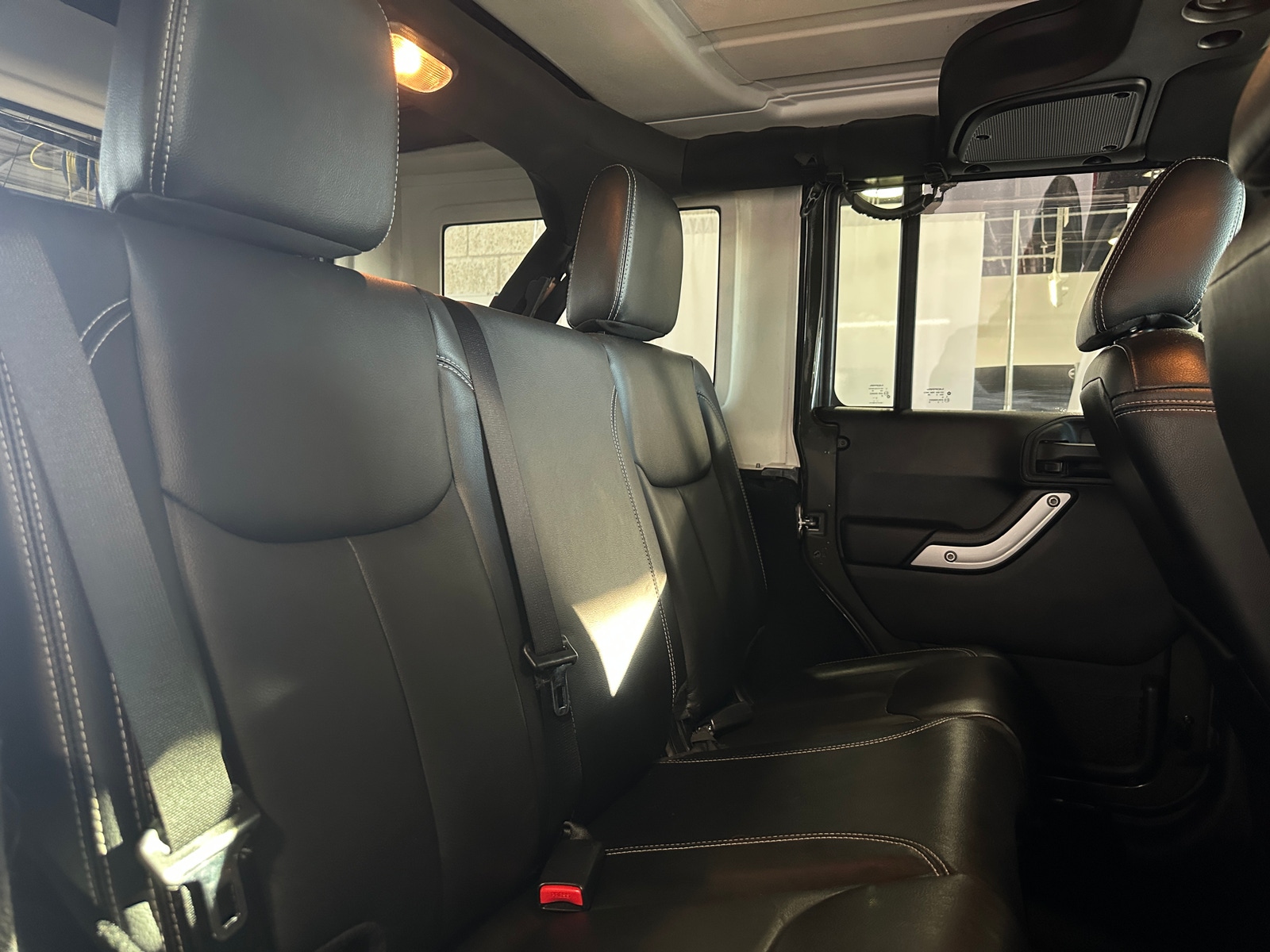 Thumbnail: 2016 Jeep Wrangler - 5