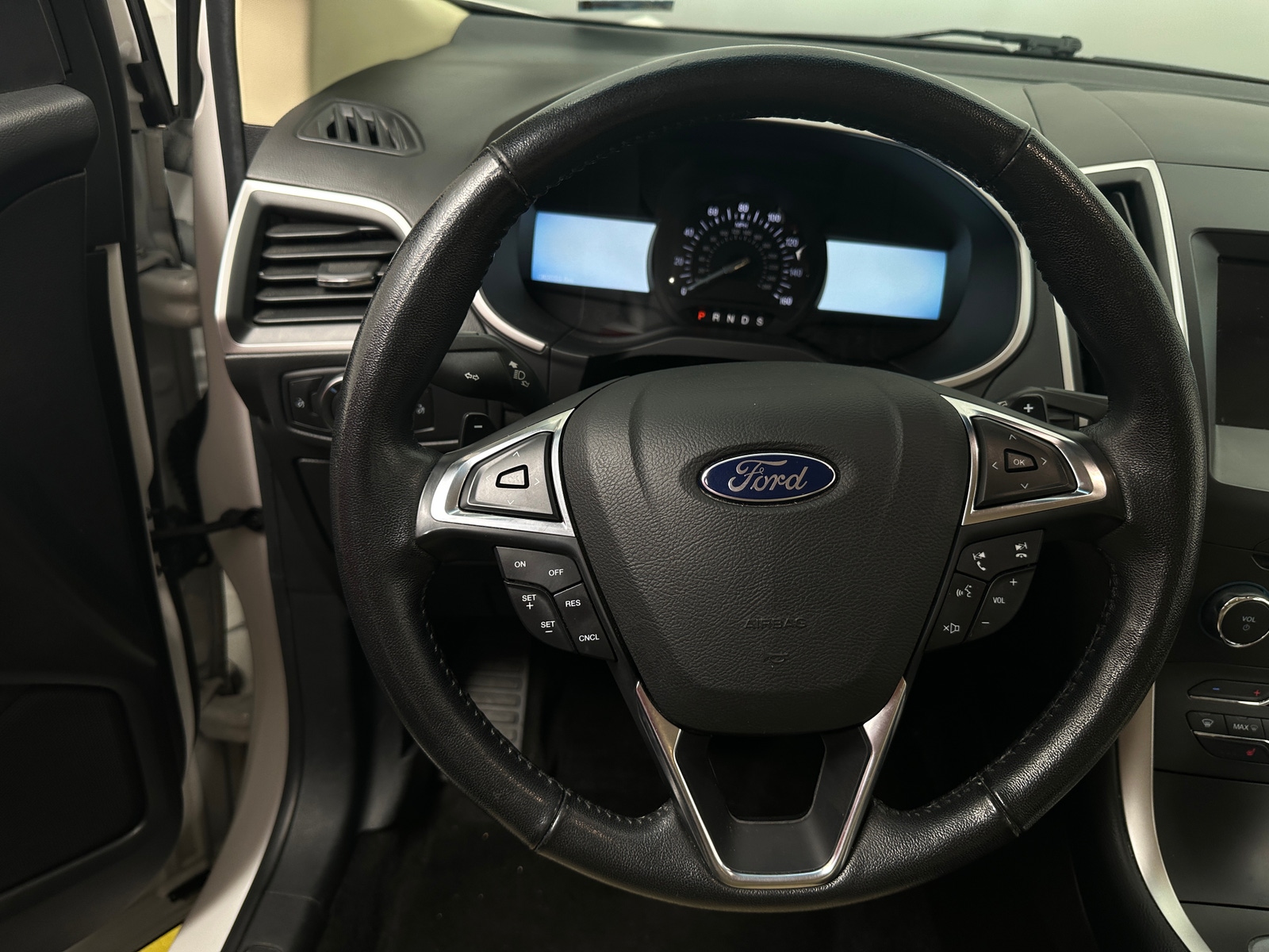 Thumbnail: 2017 Ford Edge - 4