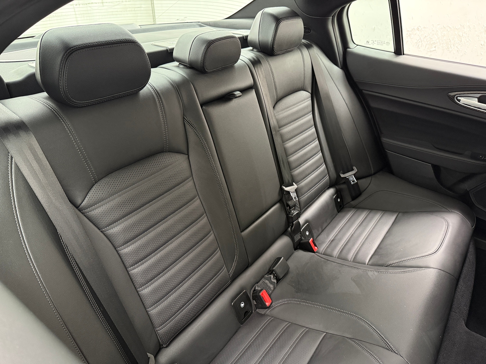 Thumbnail: 2024 Alfa Romeo Giulia - 5