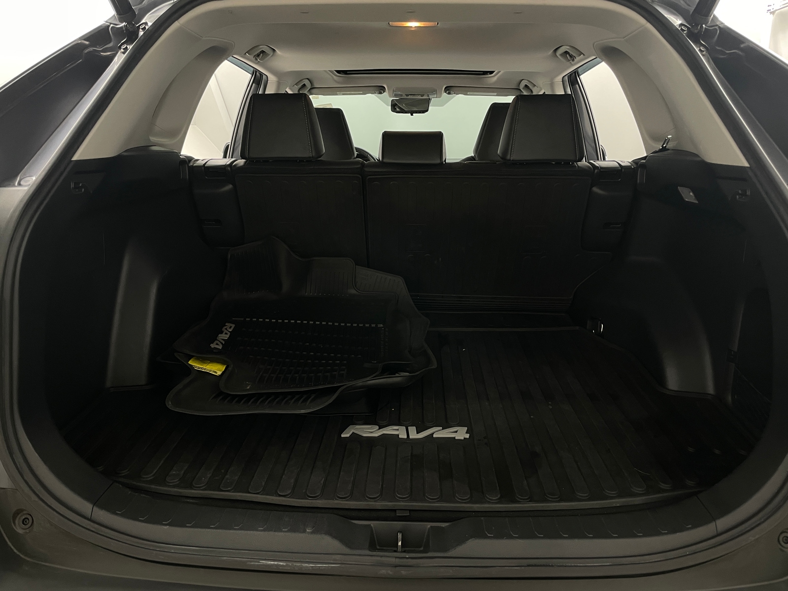 Thumbnail: 2019 Toyota RAV4 - 6