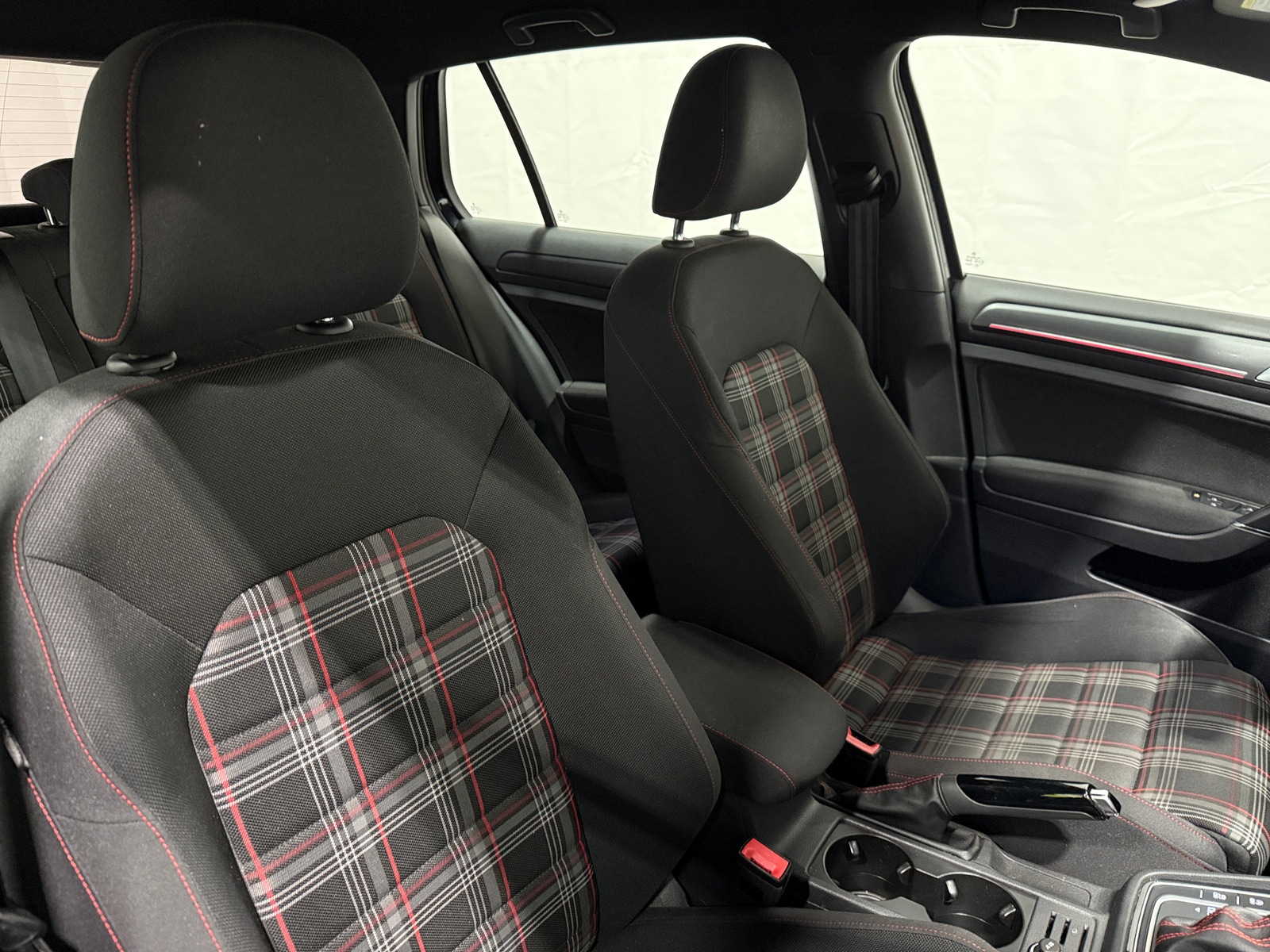 Thumbnail: 2019 Volkswagen Golf - 2