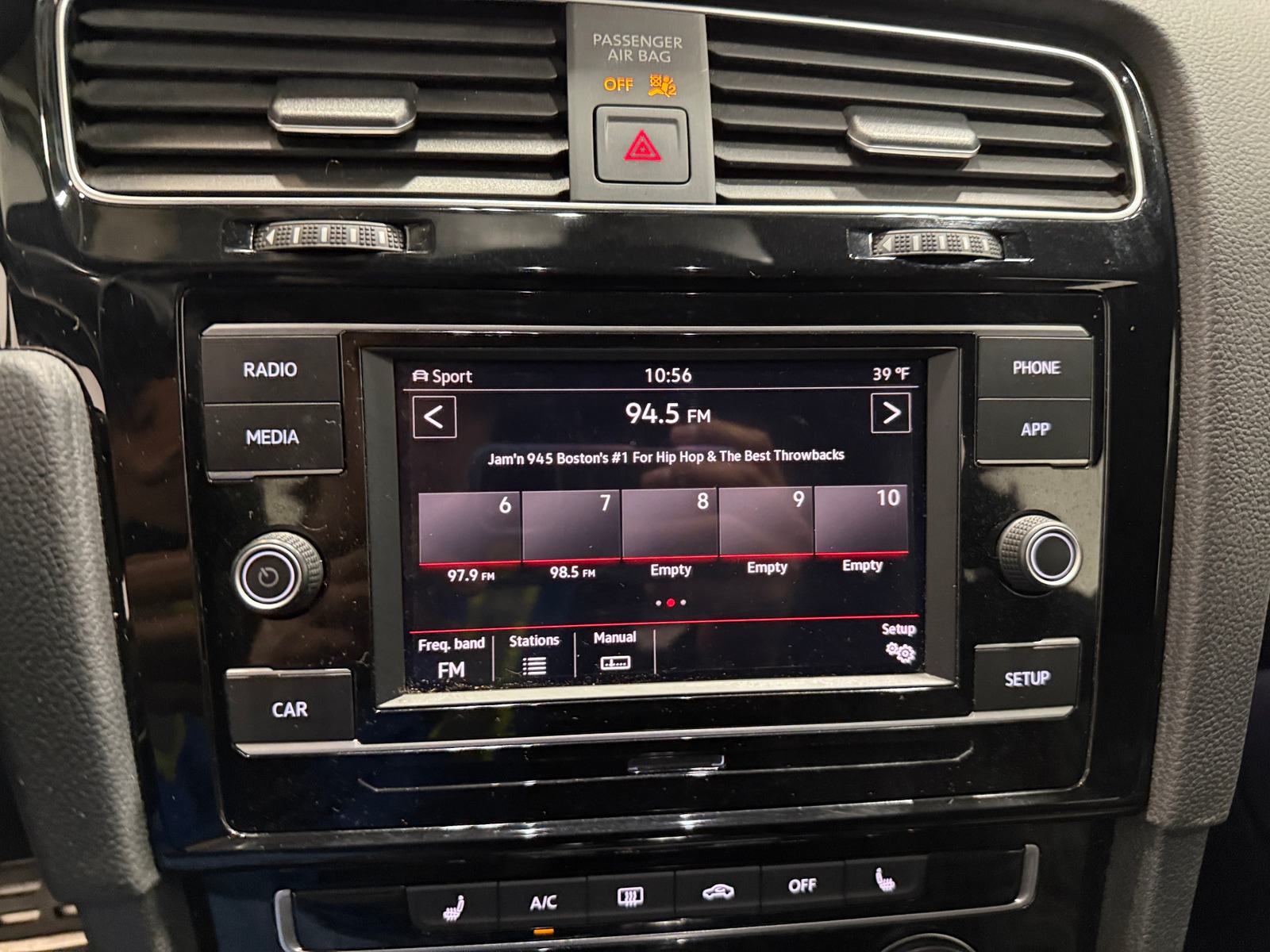 Thumbnail: 2019 Volkswagen Golf - 4