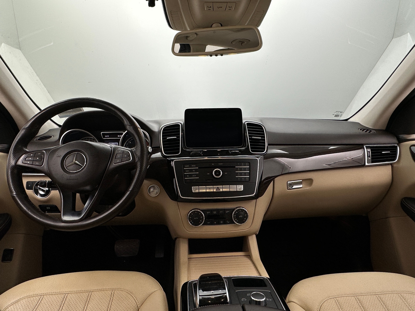 Thumbnail: 2017 Mercedes-Benz GLE - 2