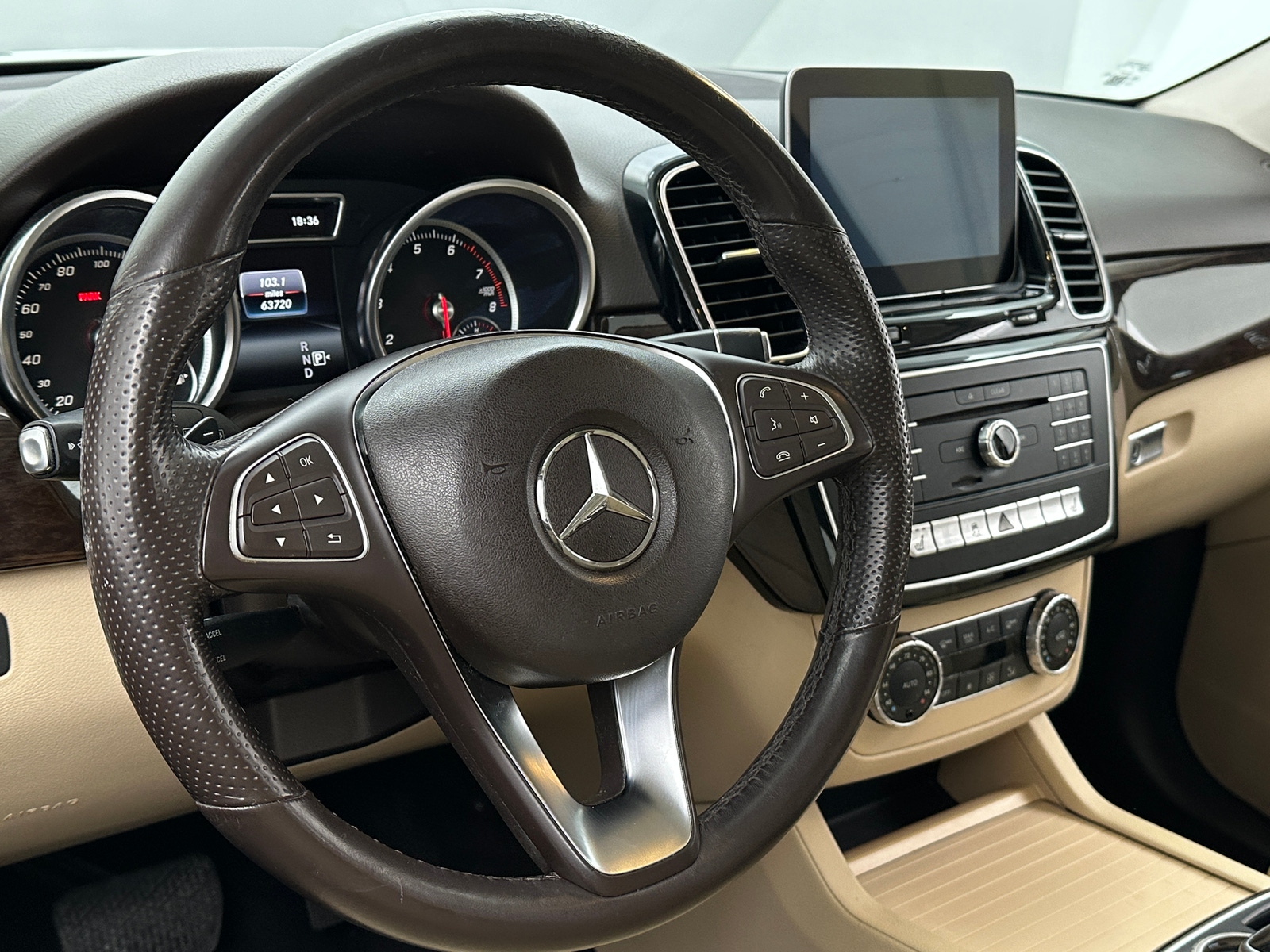 Thumbnail: 2017 Mercedes-Benz GLE - 4