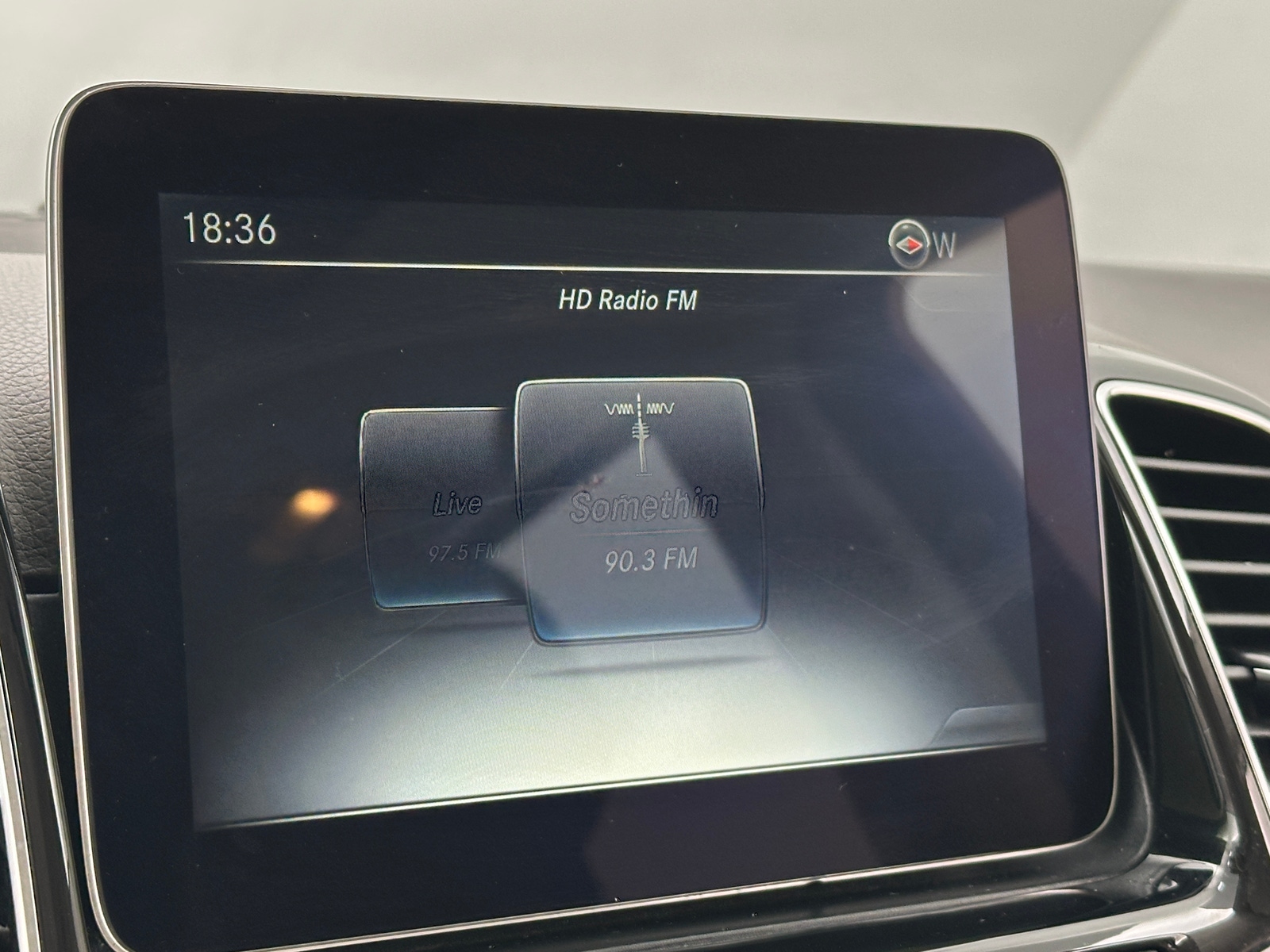 Thumbnail: 2017 Mercedes-Benz GLE - 3