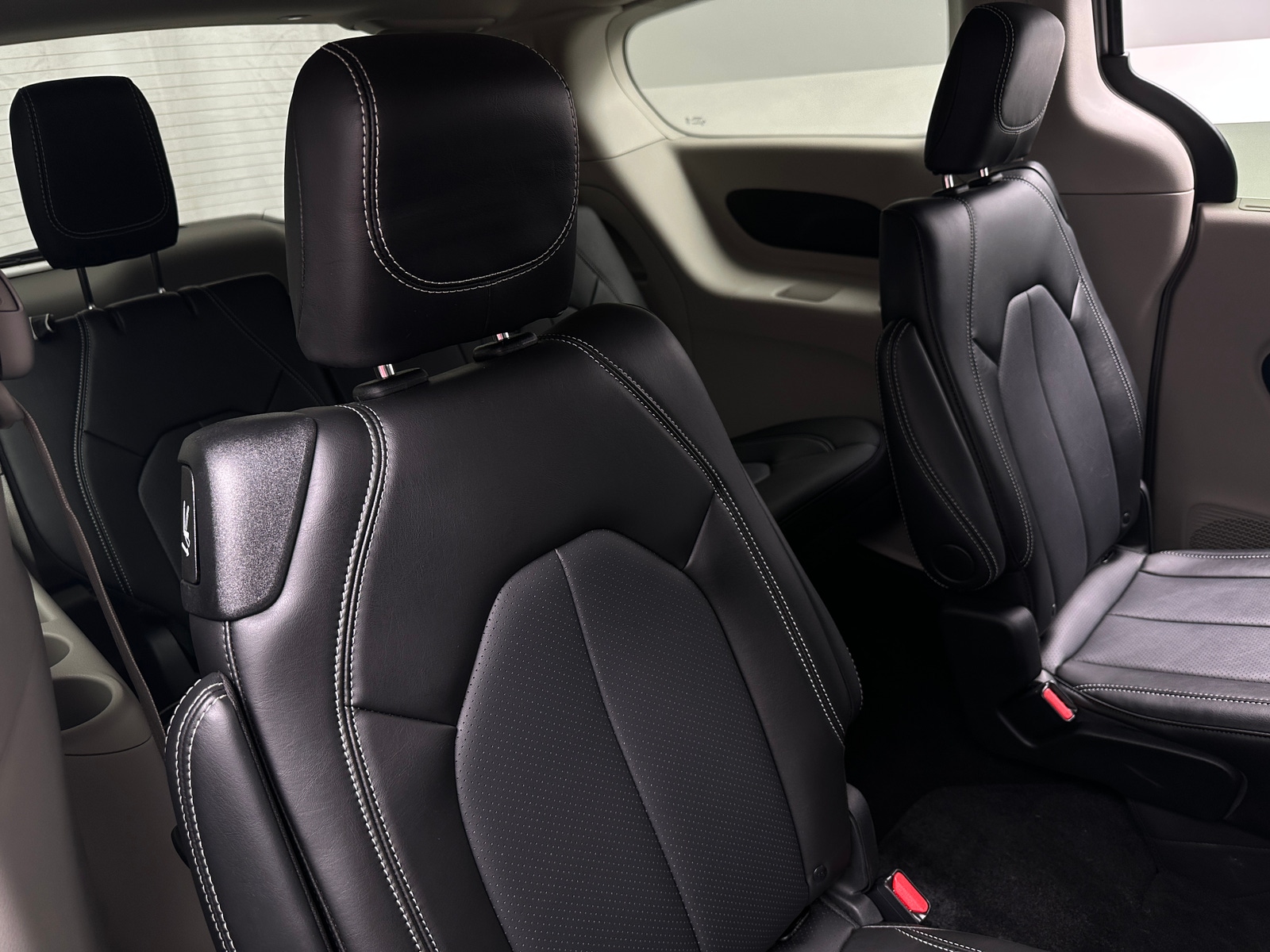 Thumbnail: 2024 Chrysler Pacifica - 5