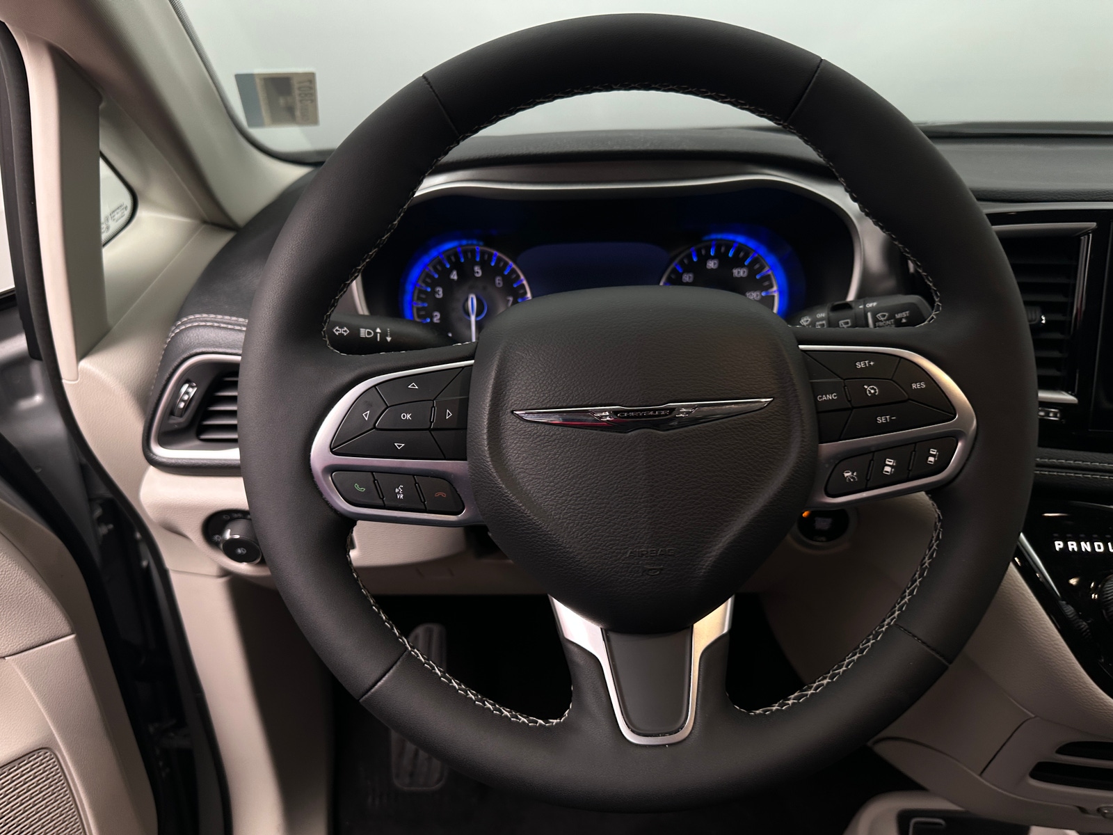 Thumbnail: 2024 Chrysler Pacifica - 4