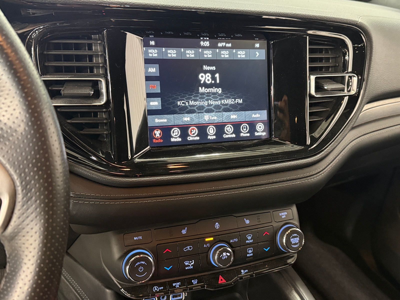 Thumbnail: 2023 Dodge Durango - 4