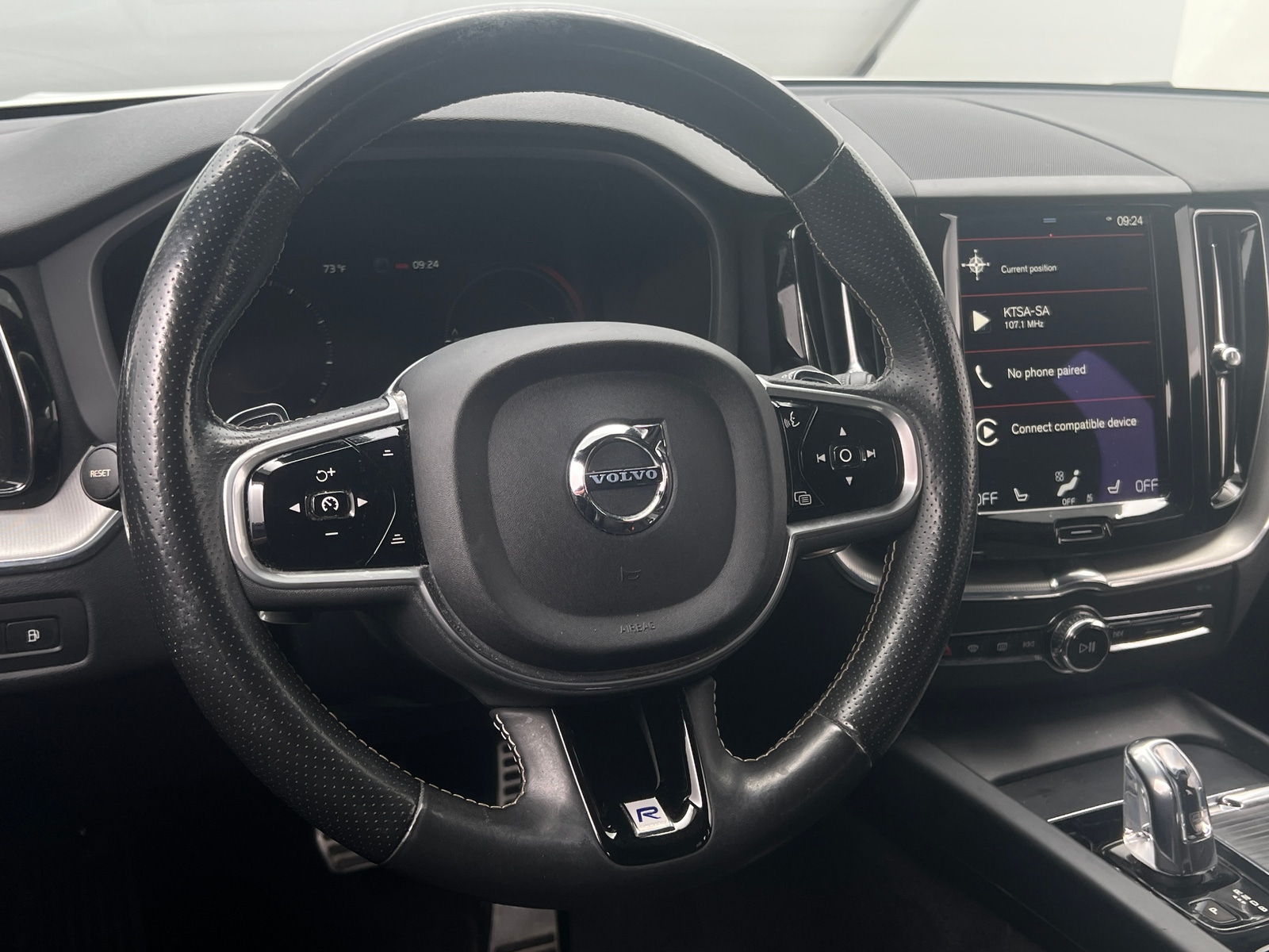 Thumbnail: 2018 Volvo XC60 - 4