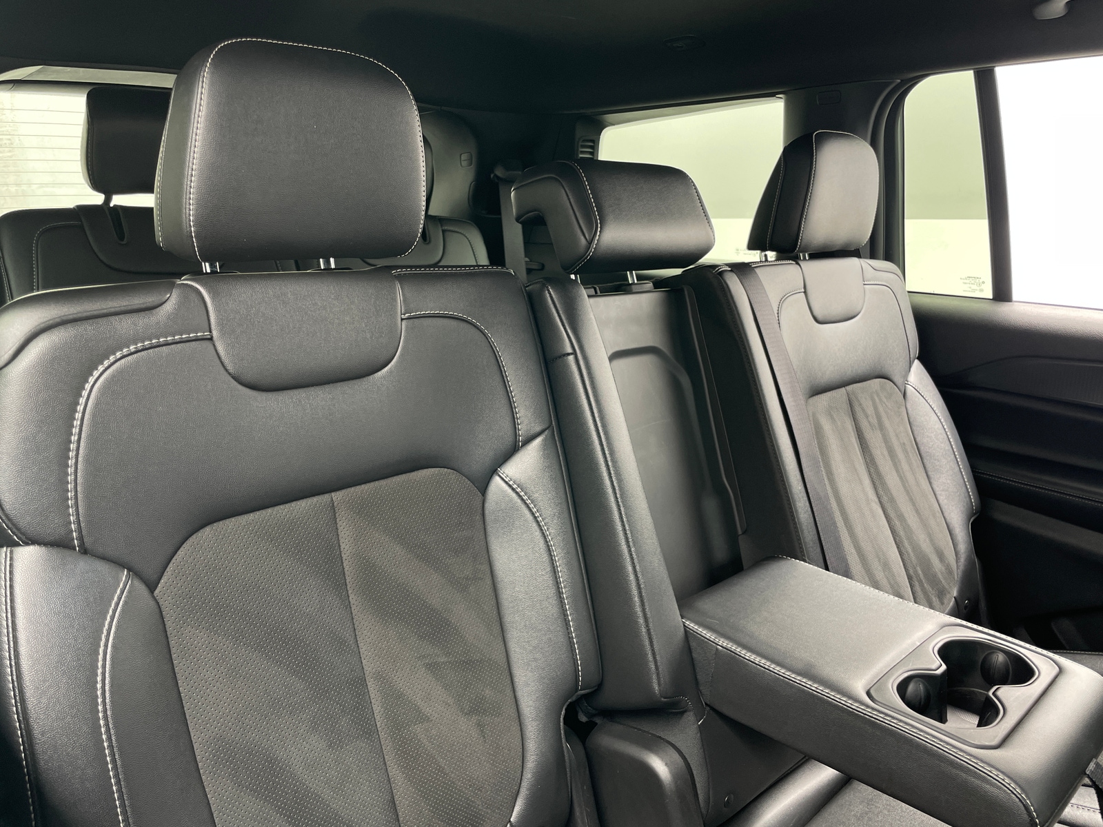 Thumbnail: 2024 Jeep Grand Cherokee L - 5