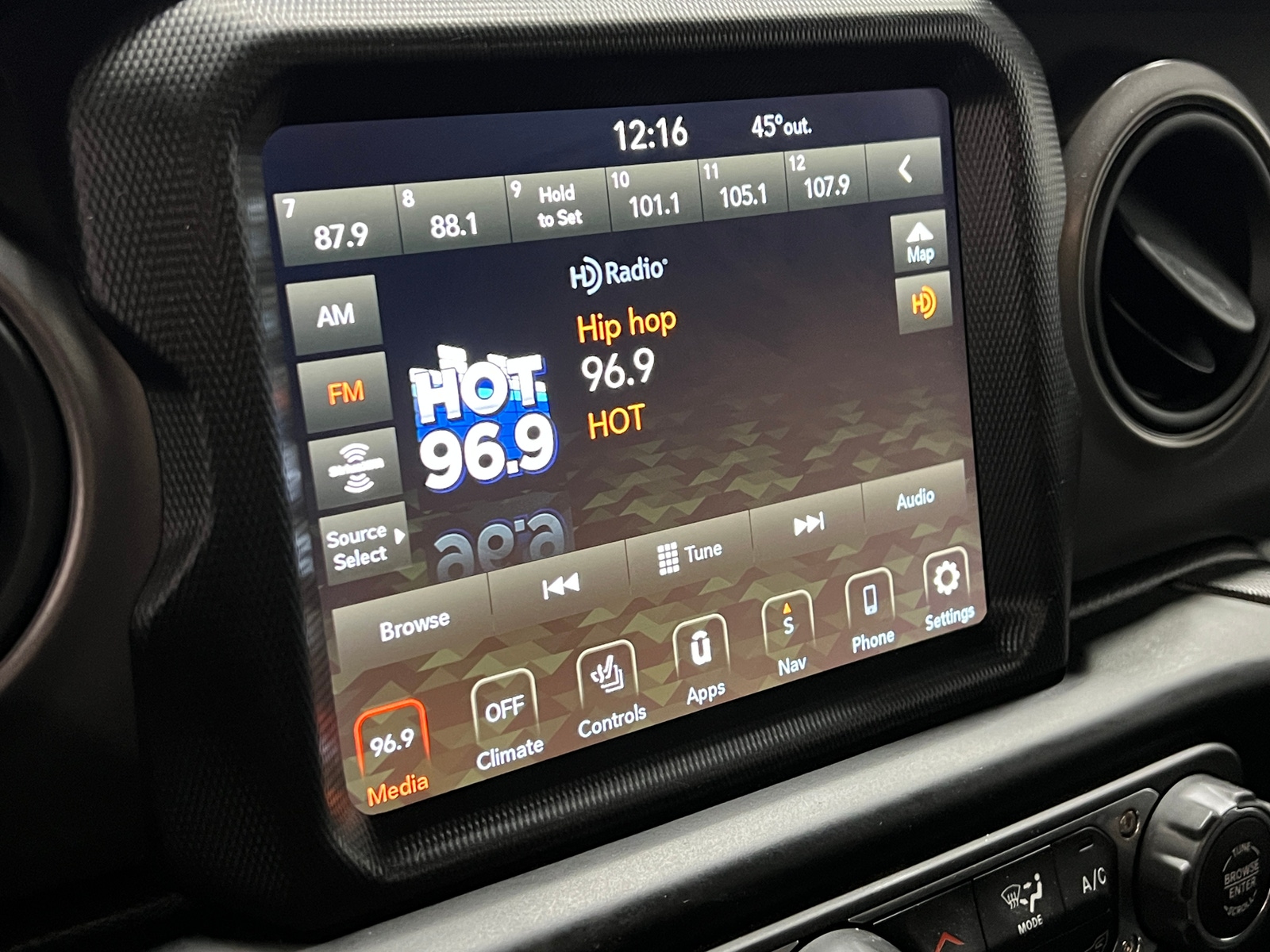 Thumbnail: 2022 Jeep Wrangler - 4