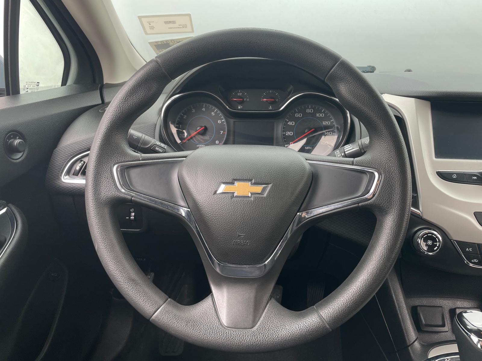 Thumbnail: 2017 Chevrolet Cruze - 5