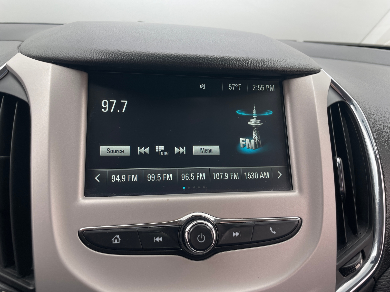 Thumbnail: 2017 Chevrolet Cruze - 4