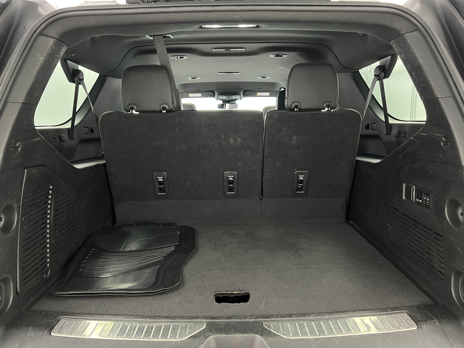 Thumbnail: 2023 Chevrolet Suburban - 6