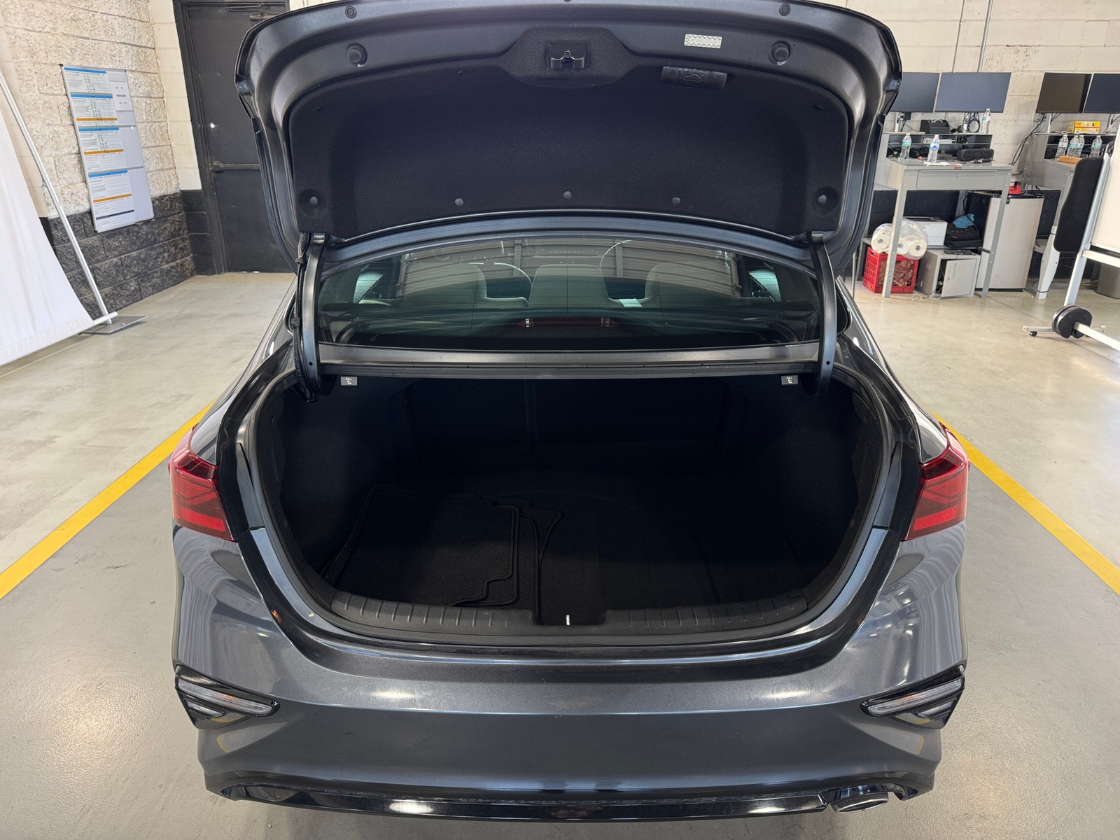 Thumbnail: 2020 Kia Forte - 7