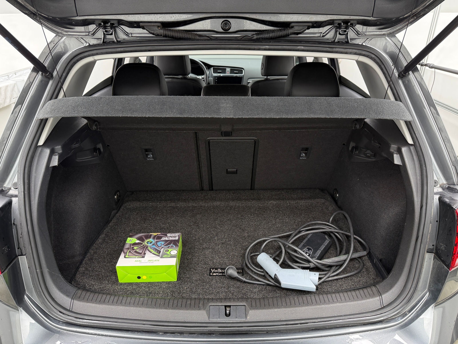 Thumbnail: 2019 Volkswagen e-Golf - 6