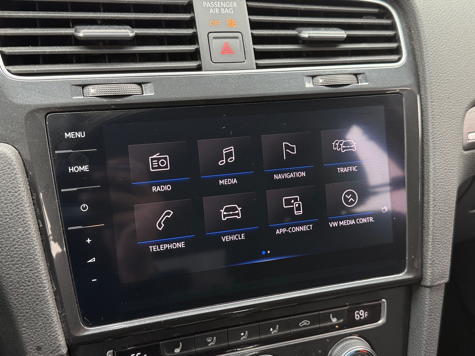 Thumbnail: 2019 Volkswagen e-Golf - 3