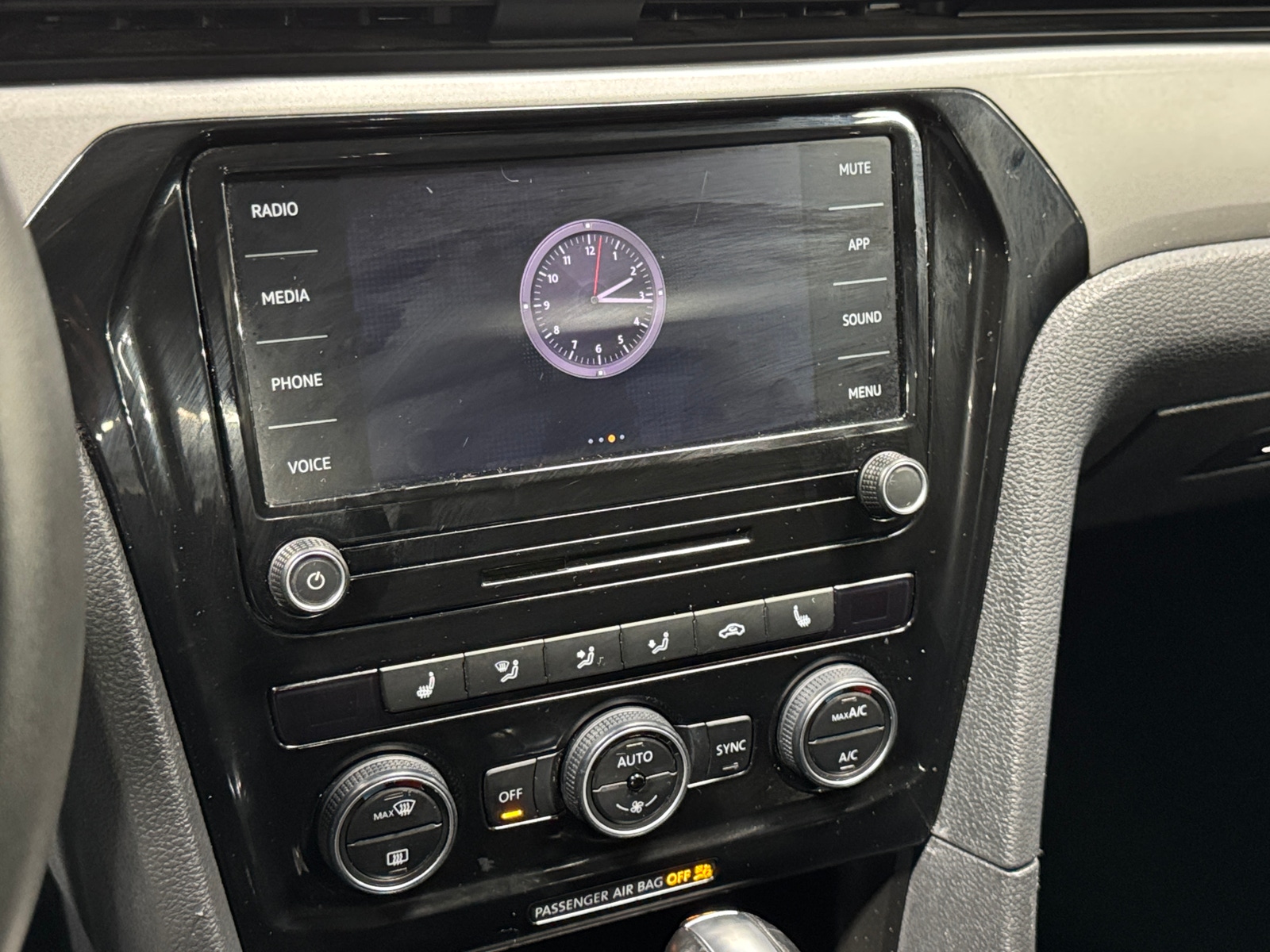 Thumbnail: 2021 Volkswagen Passat - 3