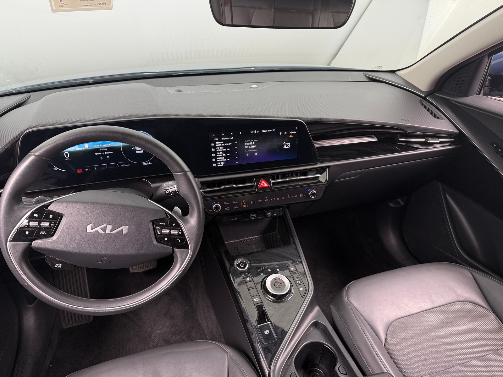 Thumbnail: 2023 Kia Niro - 3