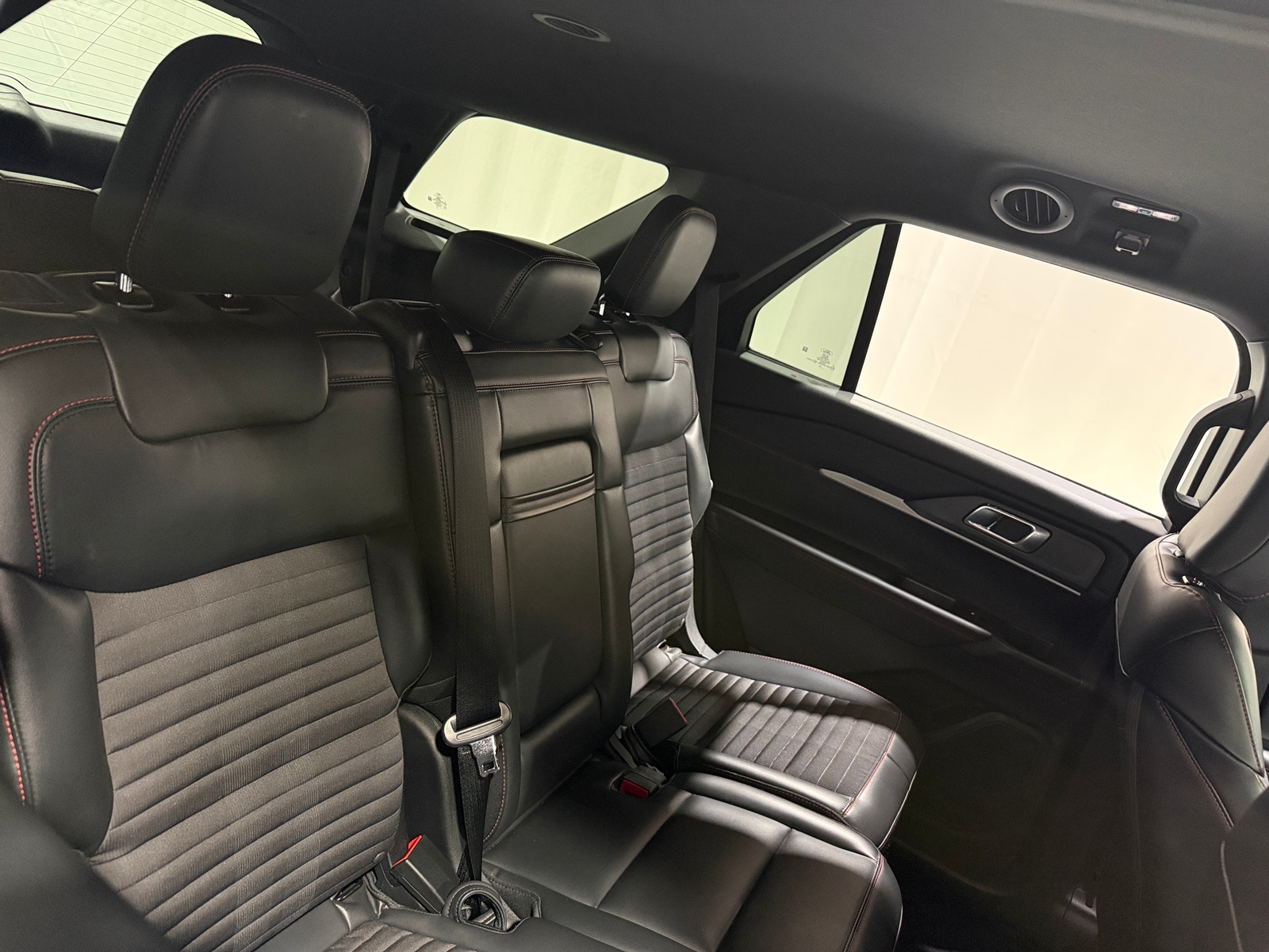 Thumbnail: 2025 Ford Explorer - 5