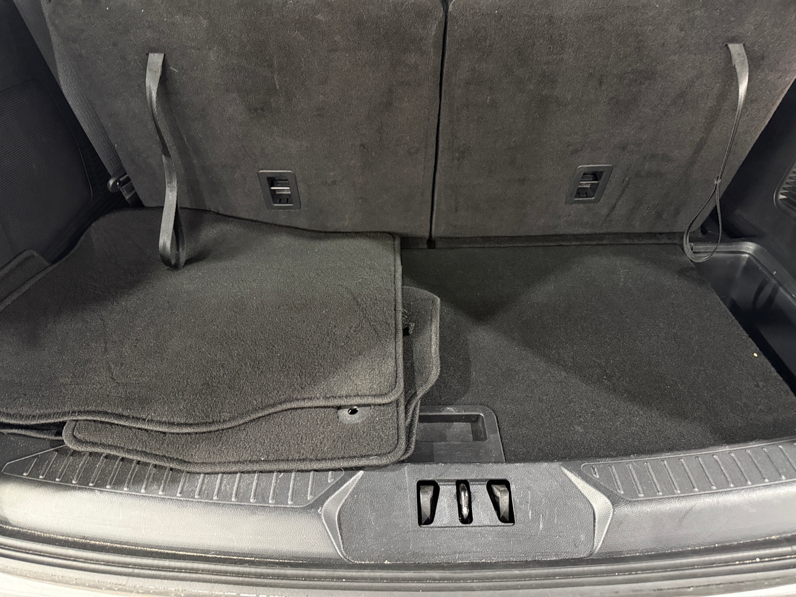 Thumbnail: 2025 Ford Explorer - 6