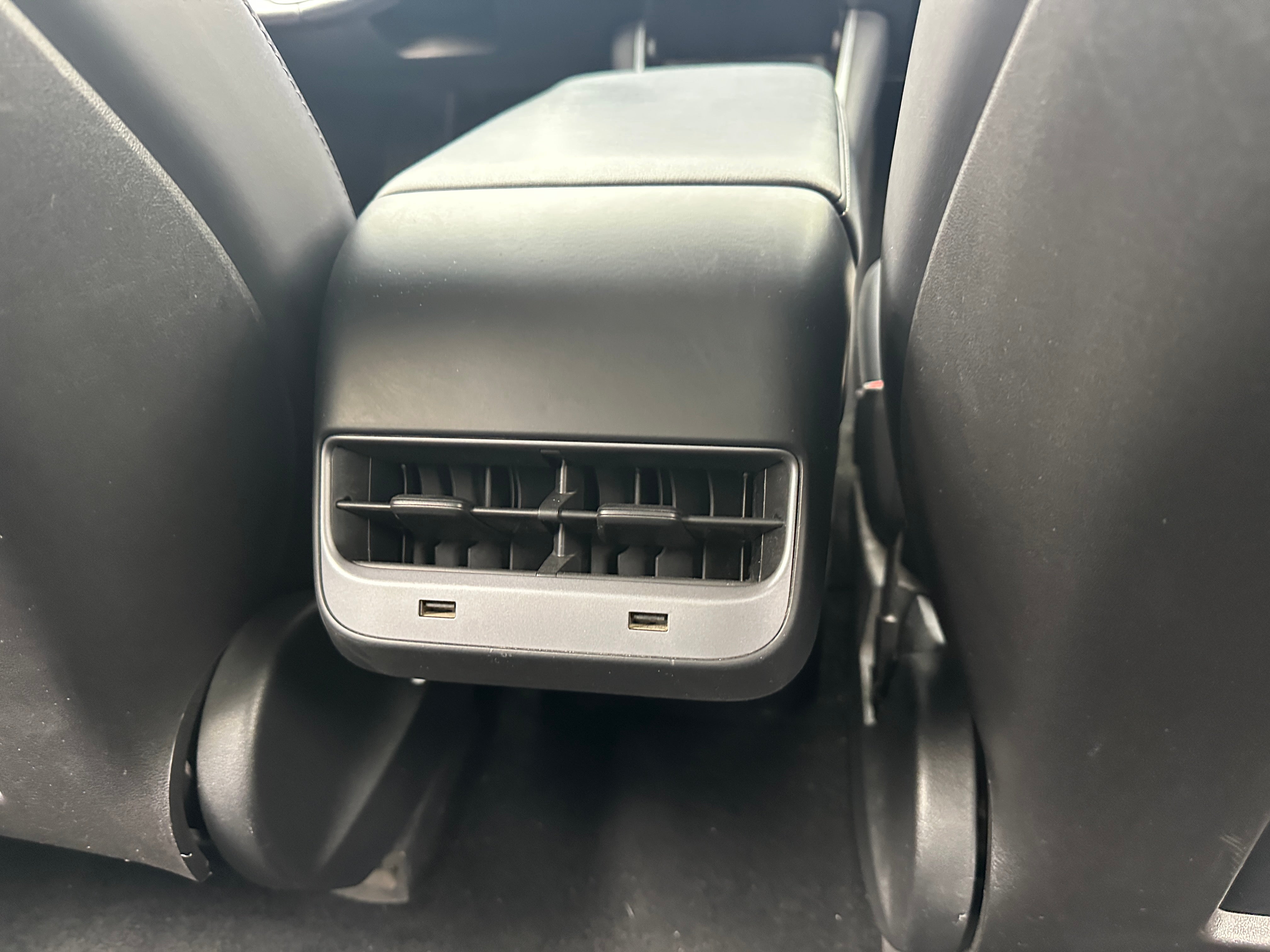 Used 2018 Tesla Model 3 Long Range with VIN 5YJ3E1EAXJF031393 for sale in Oak Creek, WI