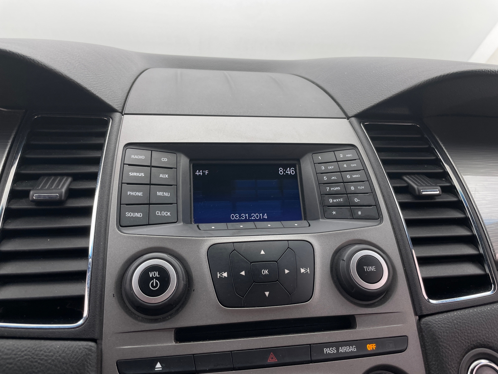 Thumbnail: 2016 Ford Taurus - 4