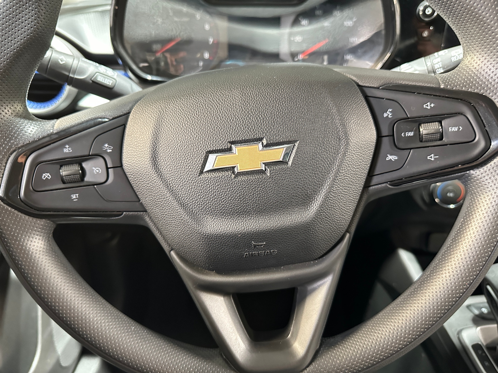 Thumbnail: 2024 Chevrolet Trax - 5