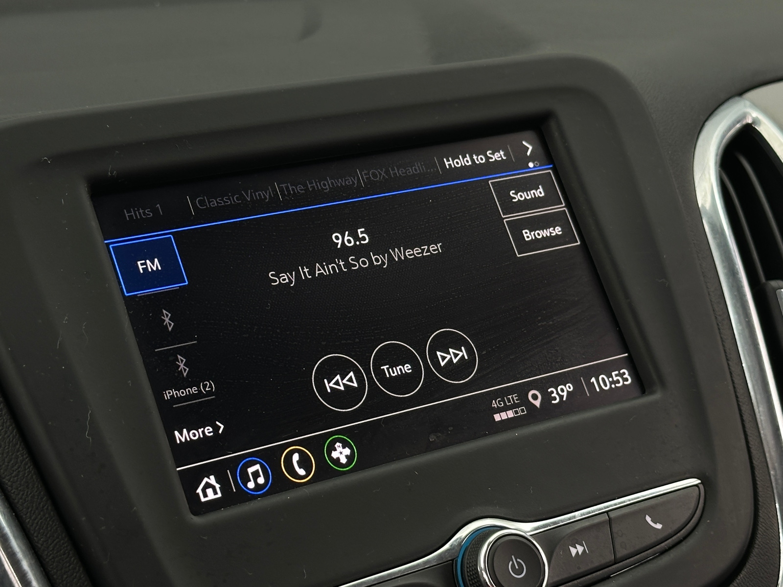 Thumbnail: 2022 Chevrolet Equinox - 4