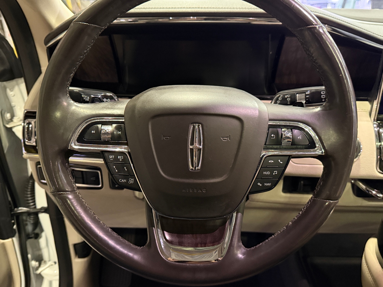 Thumbnail: 2020 Lincoln Navigator - 4