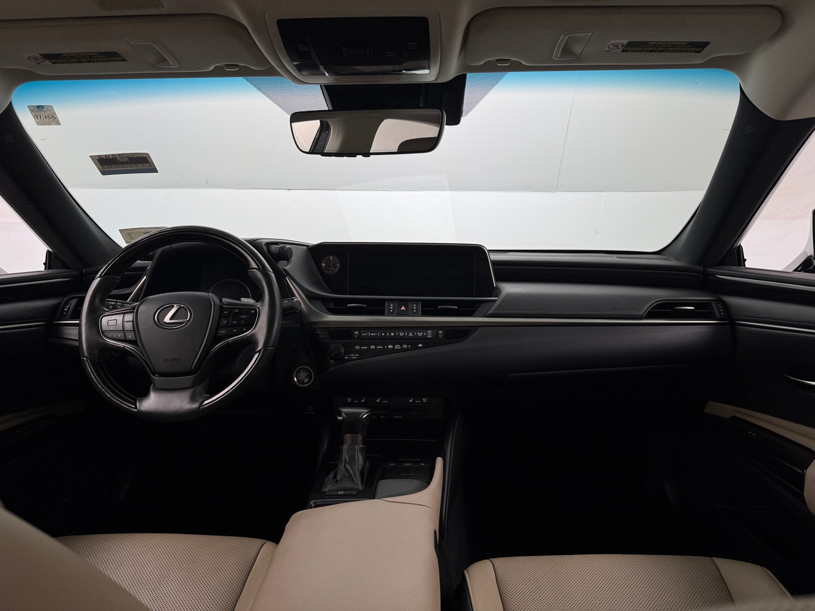 Thumbnail: 2020 Lexus ES - 2