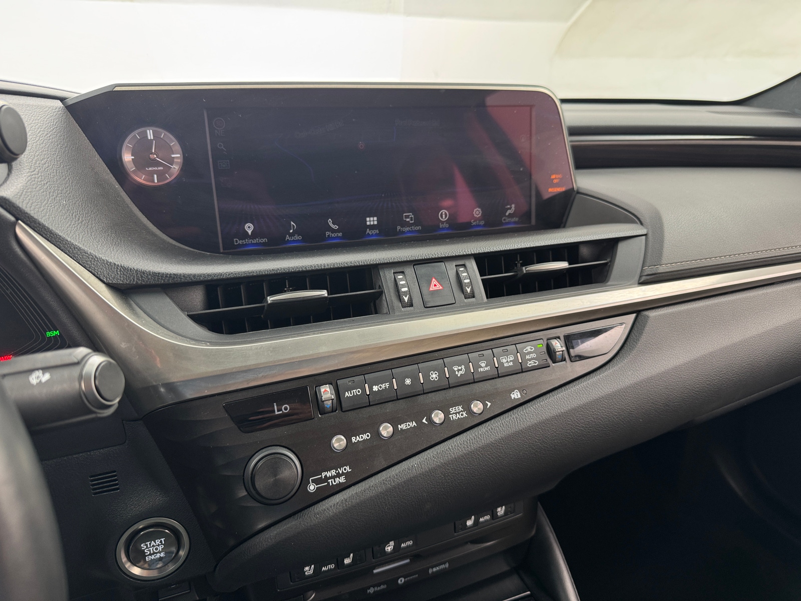 Thumbnail: 2020 Lexus ES - 3