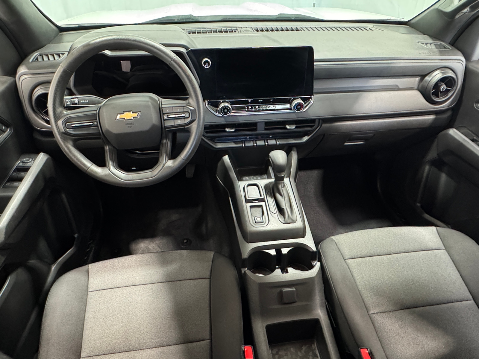 Thumbnail: 2024 Chevrolet Colorado - 3