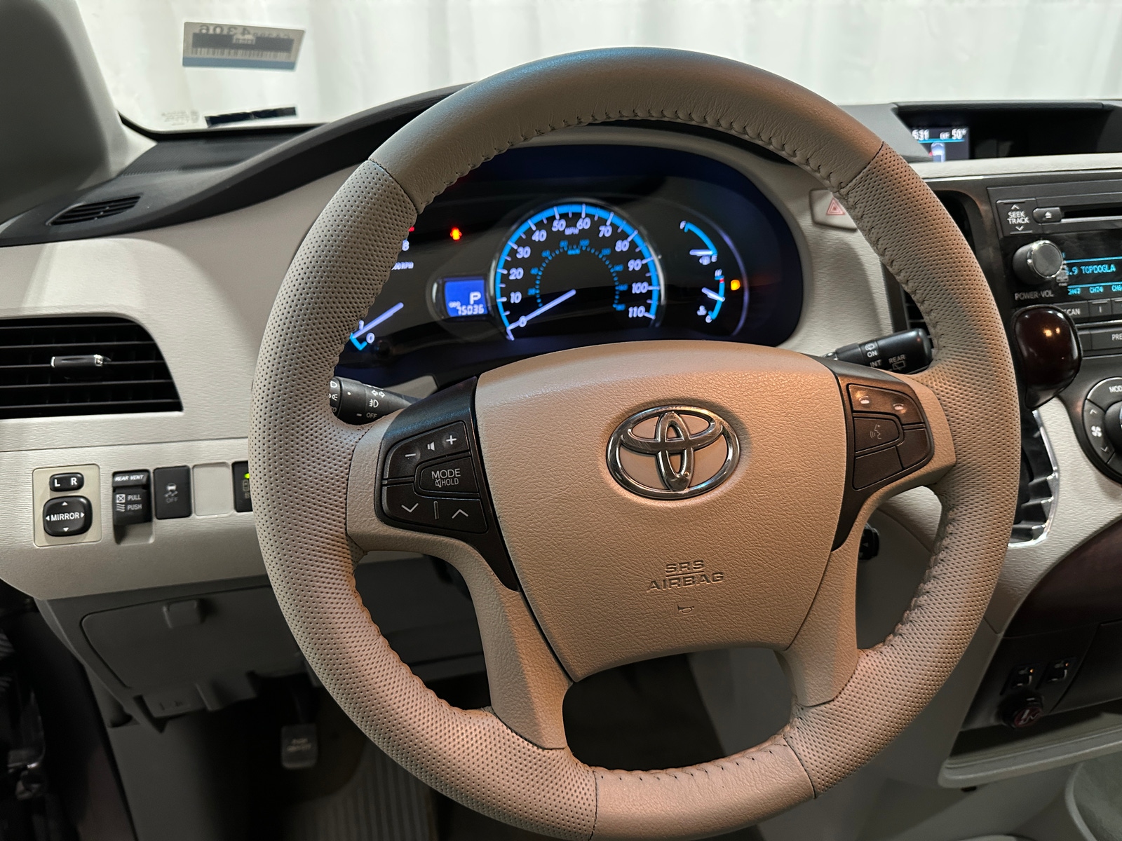 Thumbnail: 2013 Toyota Sienna - 4