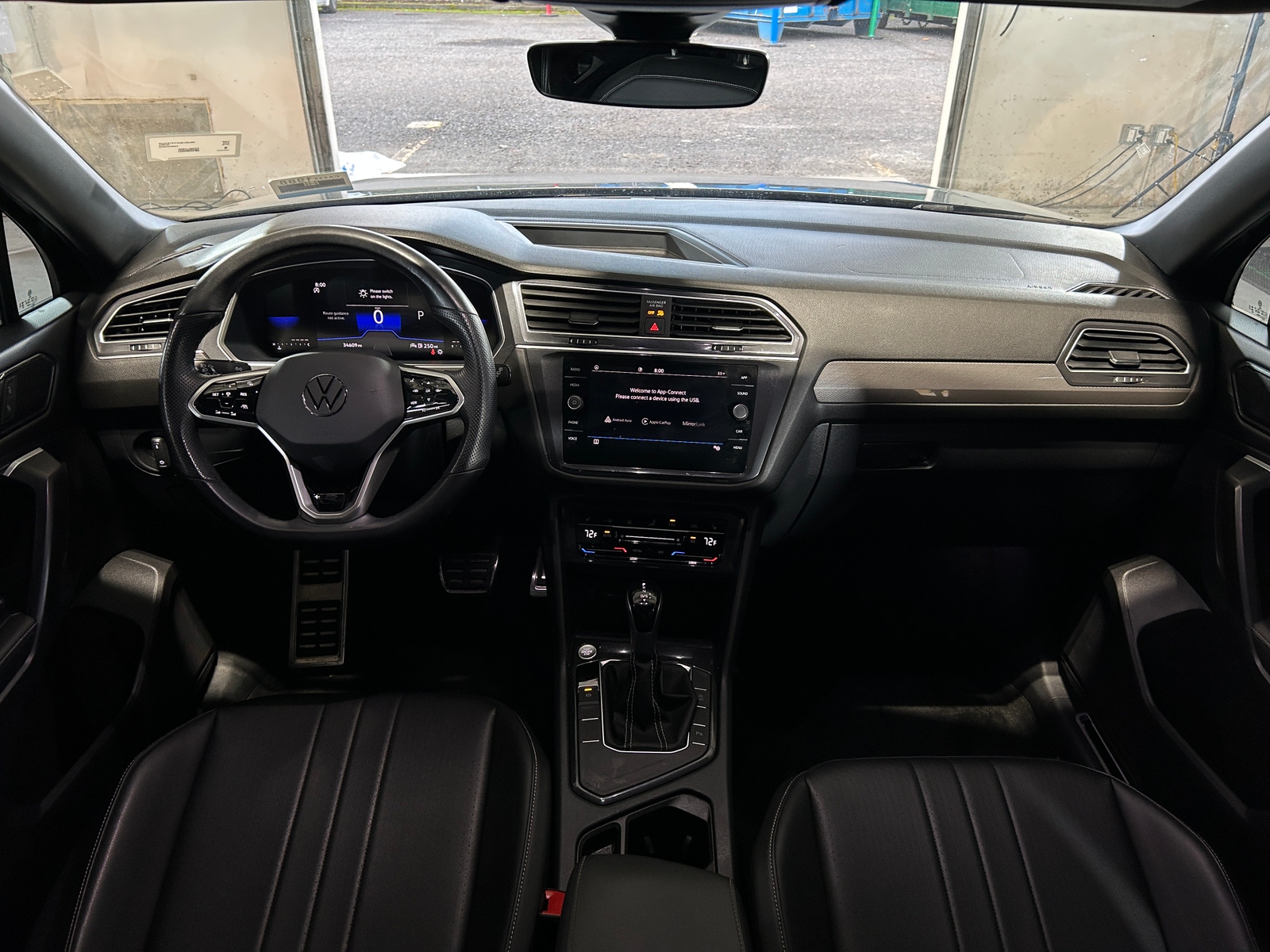 Thumbnail: 2023 Volkswagen Tiguan - 2