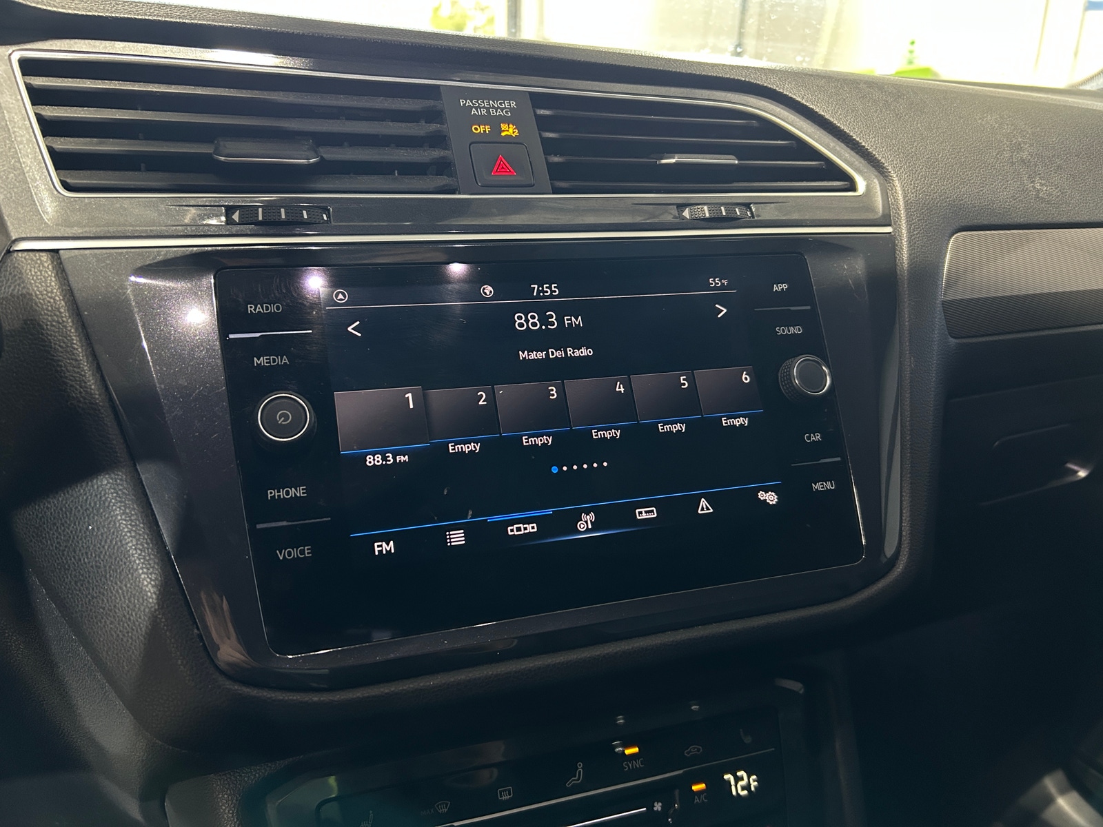 Thumbnail: 2023 Volkswagen Tiguan - 3