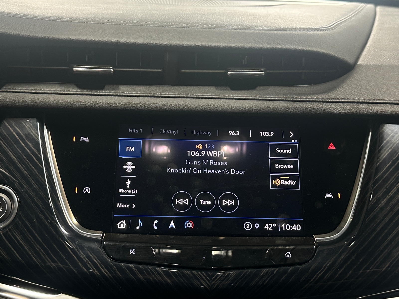 Thumbnail: 2025 Cadillac XT6 - 3