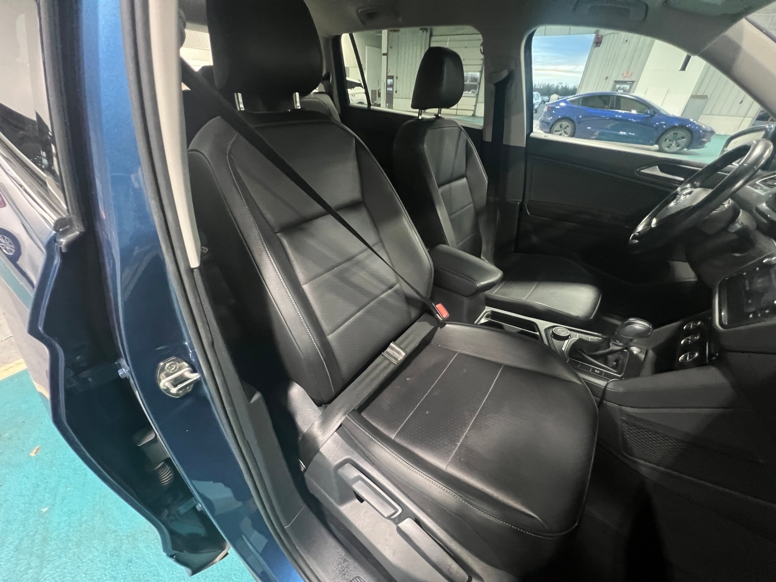 Thumbnail: 2018 Volkswagen Tiguan - 2