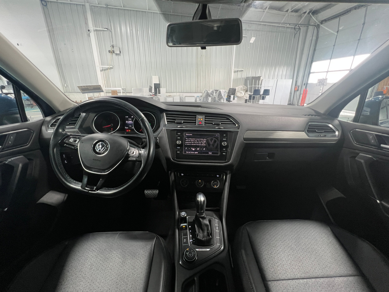 Thumbnail: 2018 Volkswagen Tiguan - 3