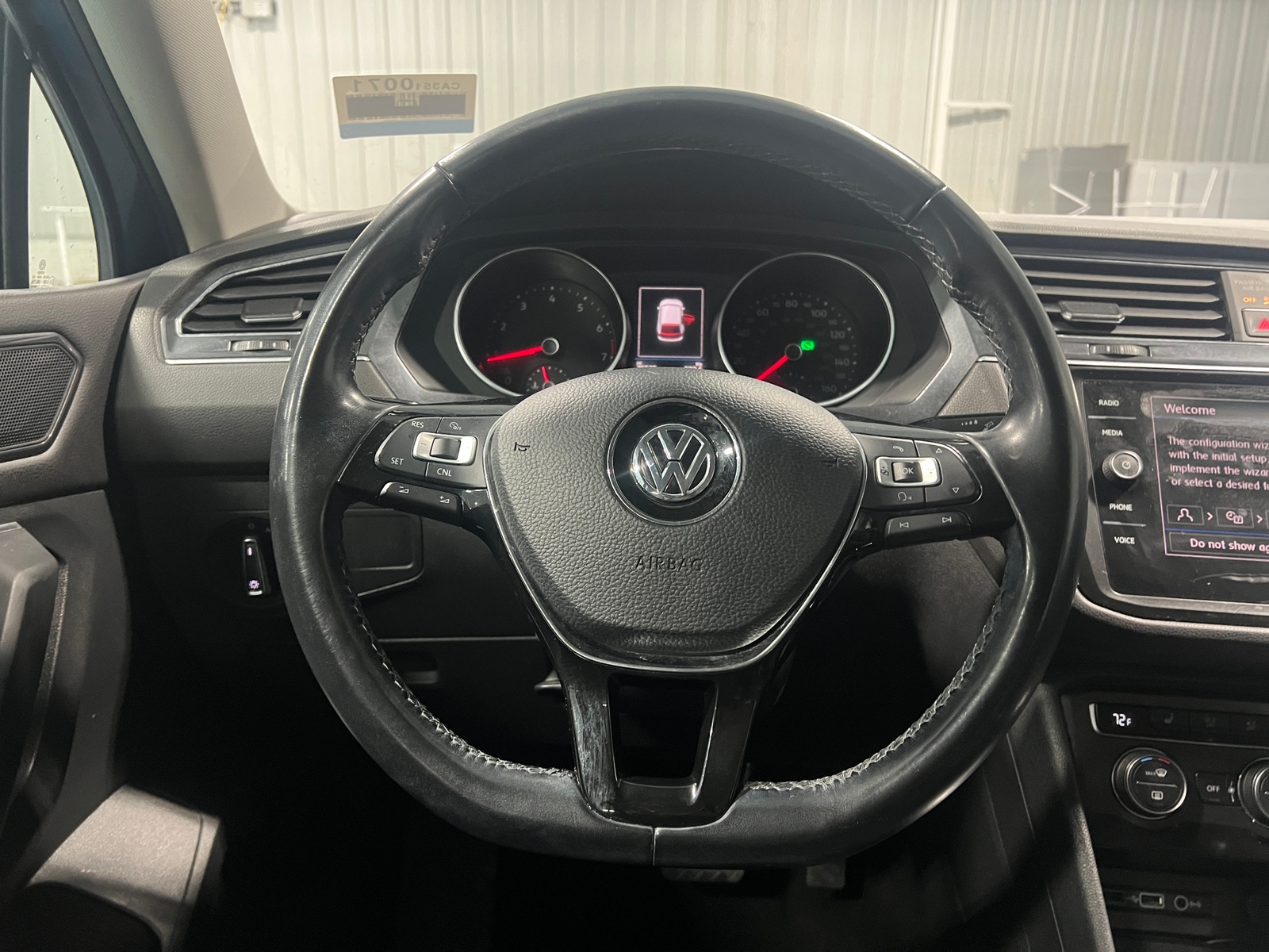 Thumbnail: 2018 Volkswagen Tiguan - 5