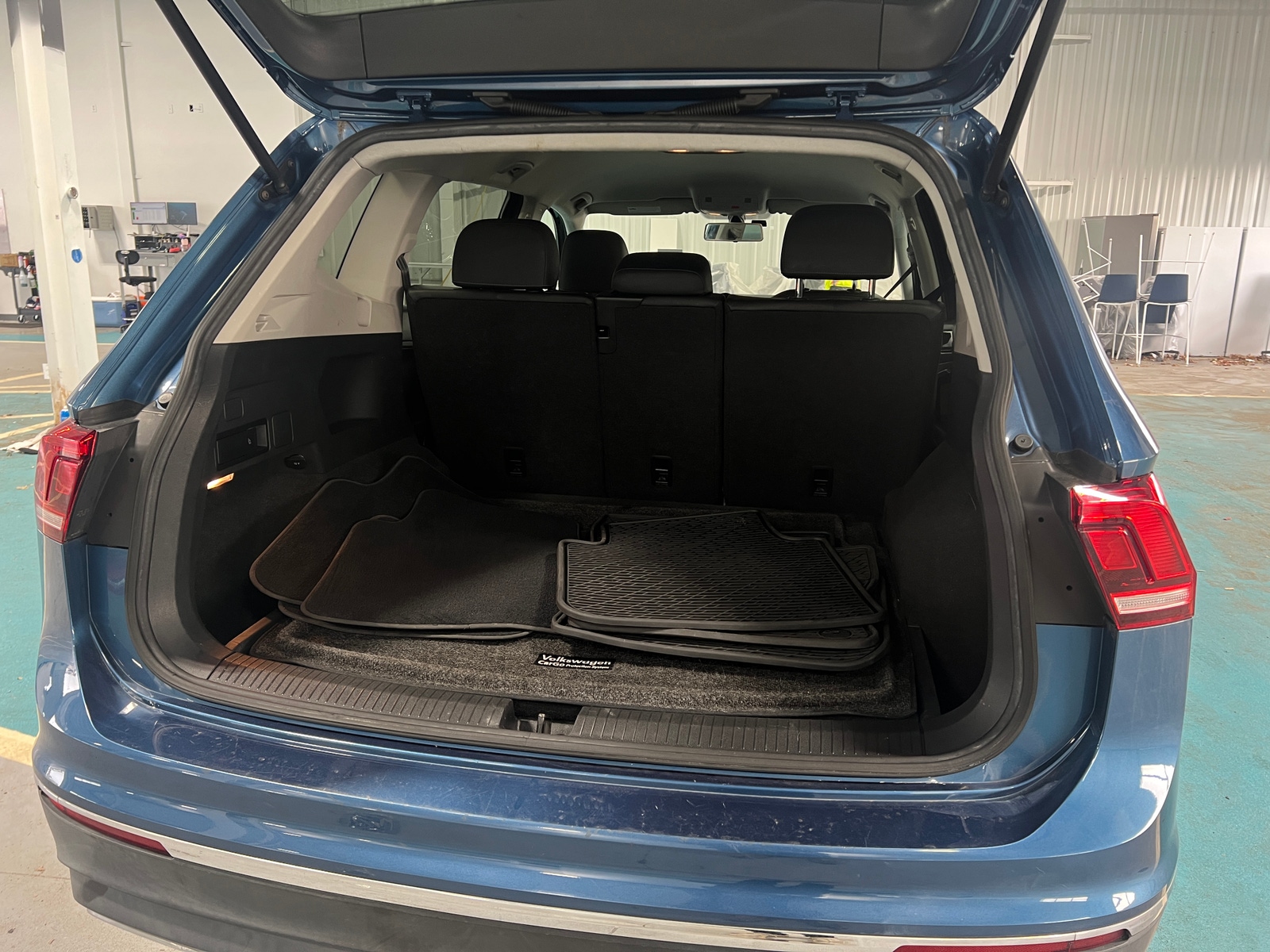 Thumbnail: 2018 Volkswagen Tiguan - 7