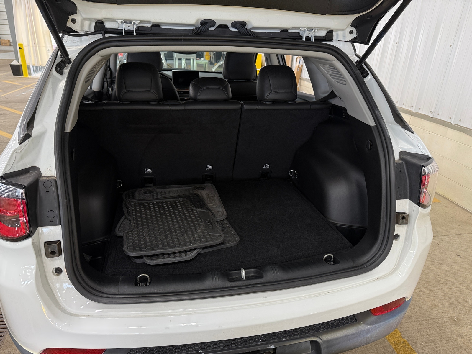 Thumbnail: 2022 Jeep Compass - 7