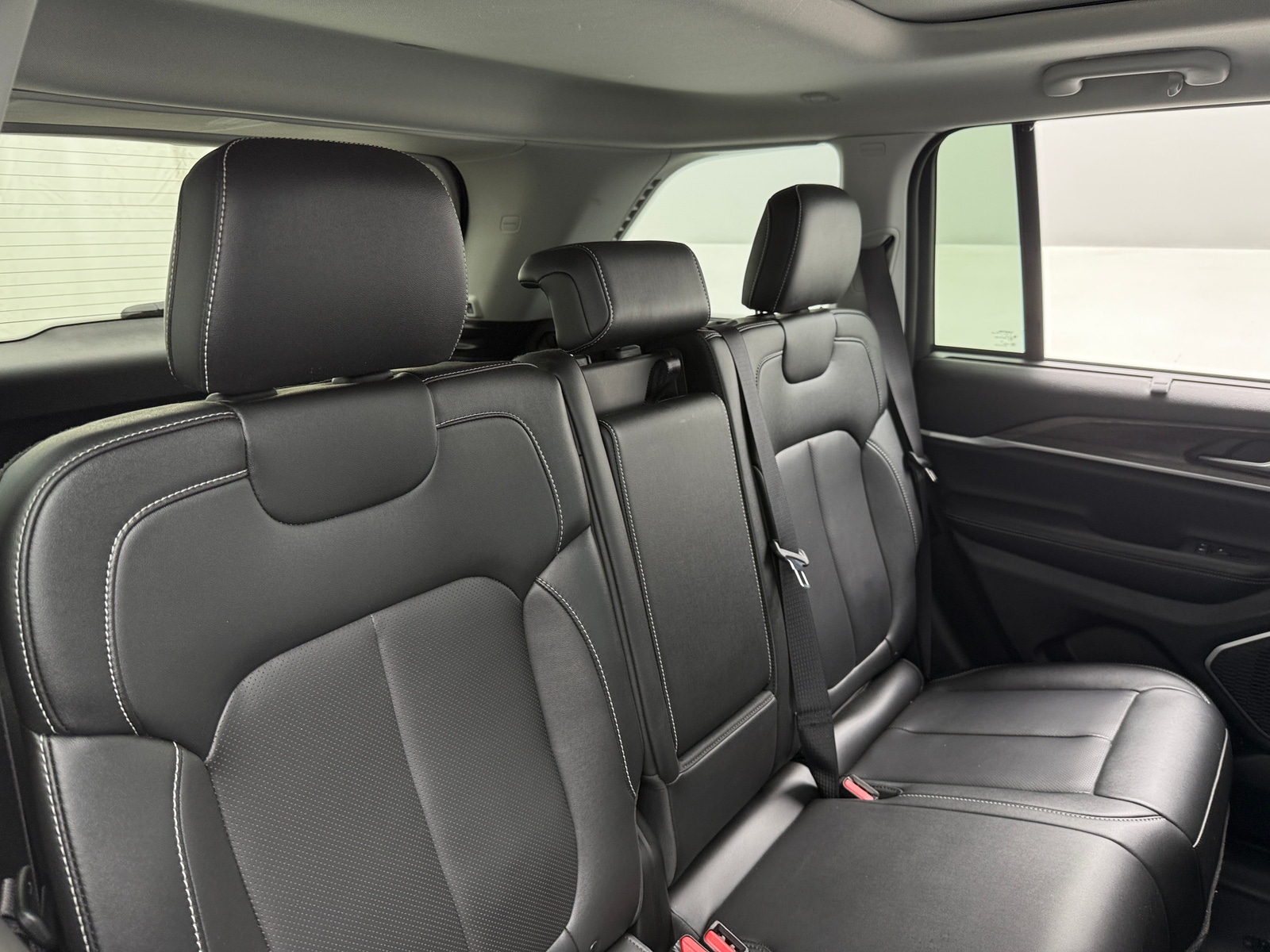 Thumbnail: 2023 Jeep Grand Cherokee - 5