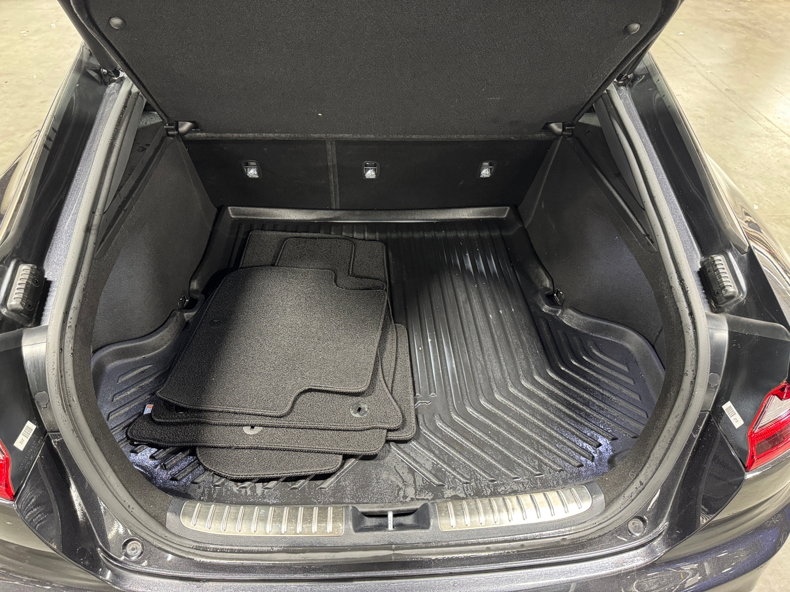 Thumbnail: 2019 Kia Stinger - 6