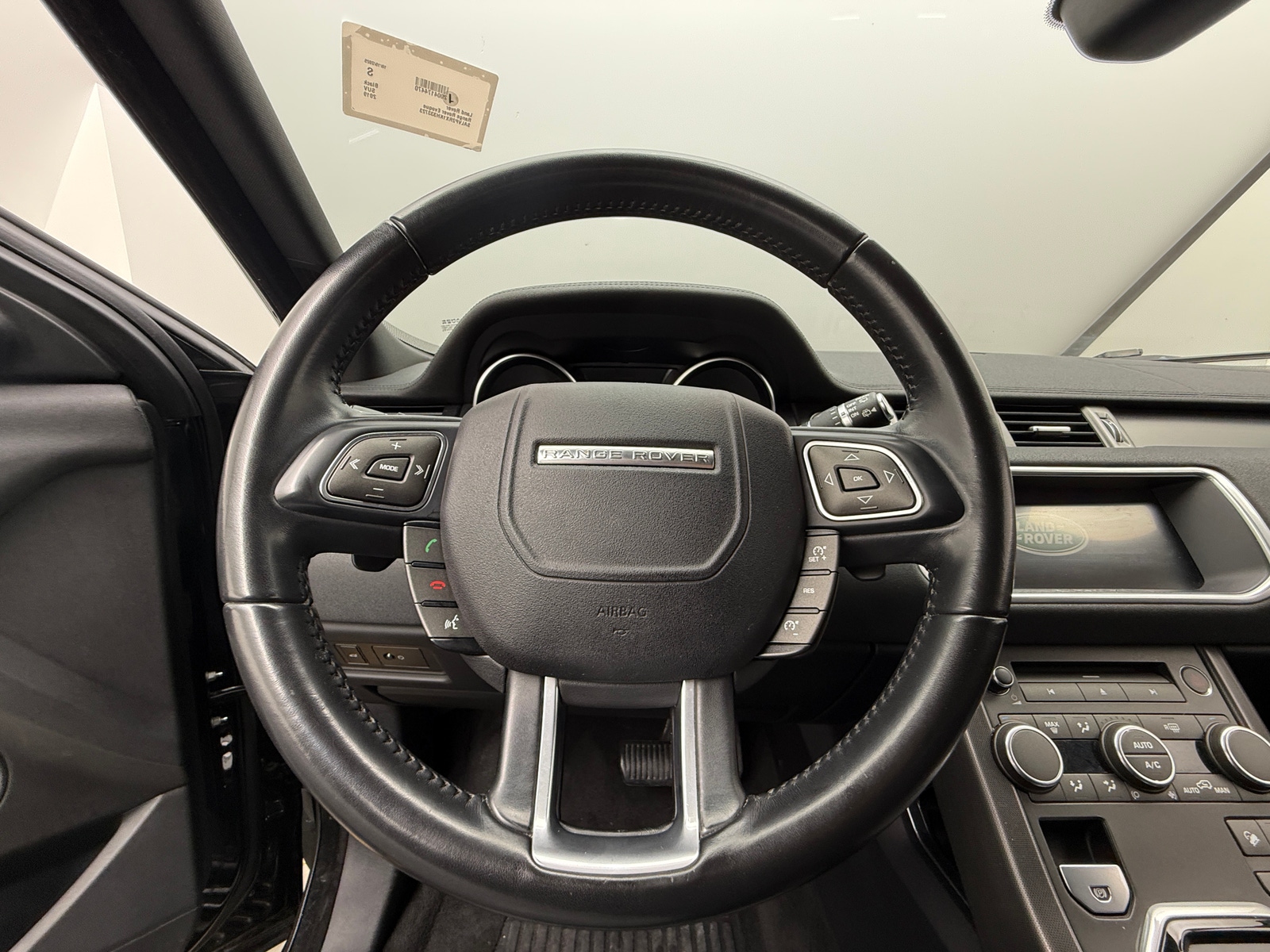 Thumbnail: 2019 Land Rover Range Rover Evoque - 4