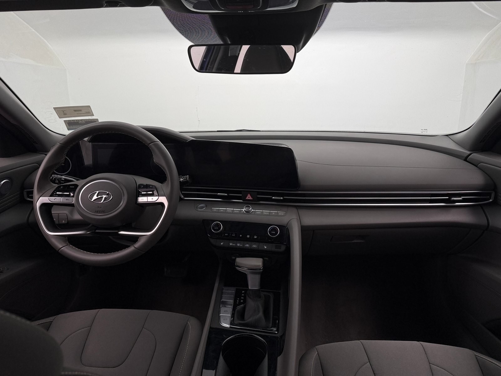 Thumbnail: 2023 Hyundai Elantra - 3