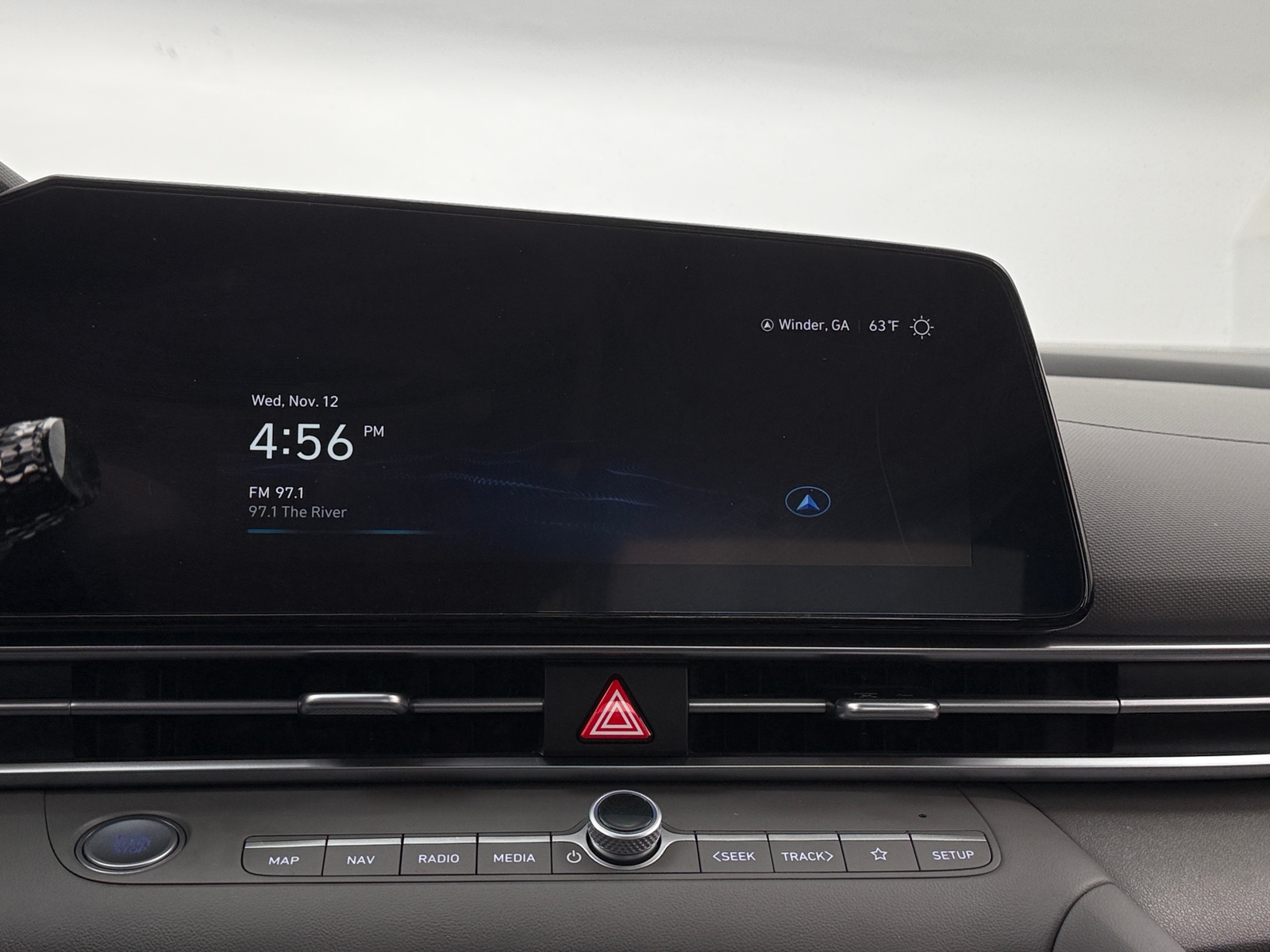 Thumbnail: 2023 Hyundai Elantra - 4