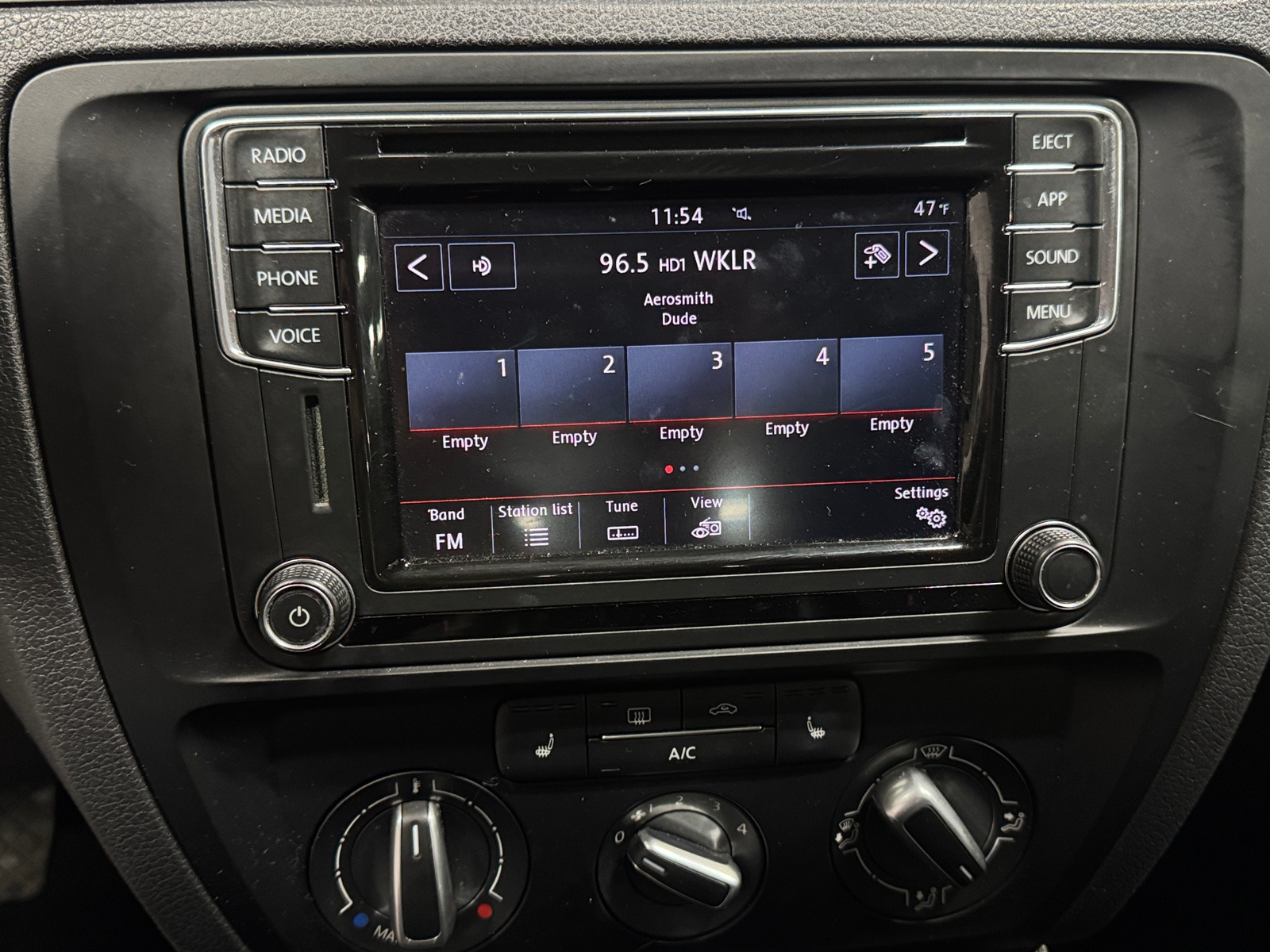 Thumbnail: 2018 Volkswagen Jetta - 3